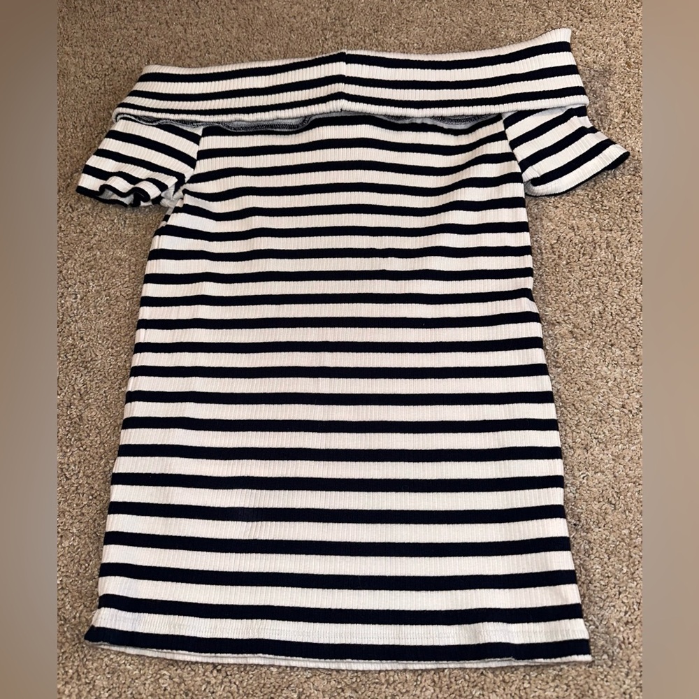 LOFT Striped Off-Shoulder Top. Size M - Picture 8 of 11